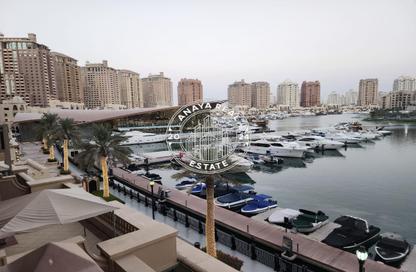 تاون هاوس - غرفة نوم - 2 حمامات للايجار في منازل تاون هاوس - بورتو أرابيا - جزيرة اللؤلؤة - الدوحة تاون هاوس - غرفة نوم - 2 حمامات للايجار في منازل تاون هاوس - بورتو أرابيا - جزيرة اللؤلؤة - الدوحة