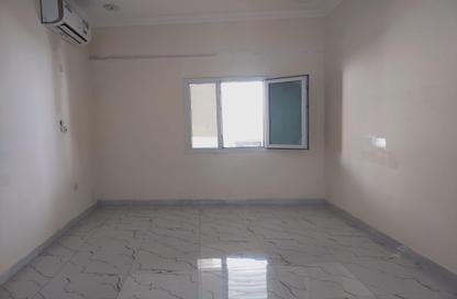 Apartment - 3 Bedrooms - 2 Bathrooms for rent in Fereej Kulaib - Doha