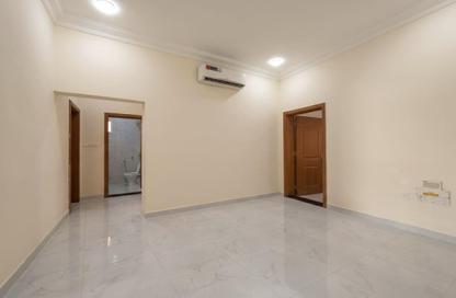Apartment - 3 Bedrooms - 2 Bathrooms for rent in Fereej Kulaib - Doha