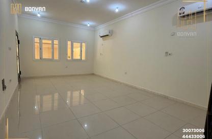 Villa - 6 Bedrooms - 5 Bathrooms for rent in Muraikh - AlMuraikh - Doha