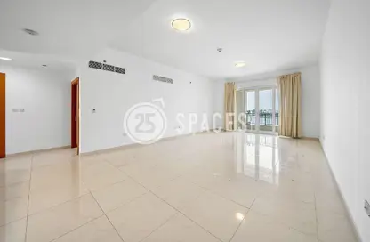 Apartment - 2 Bedrooms - 3 Bathrooms for rent in Viva East - Viva Bahriyah - The Pearl Island - Doha