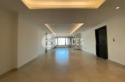 Apartment - 1 Bedroom - 2 Bathrooms for rent in East Porto Drive - Porto Arabia - The Pearl Island - Doha