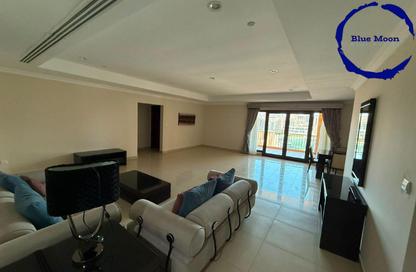 Apartment - 2 Bedrooms - 3 Bathrooms for rent in West Porto Drive - Porto Arabia - The Pearl Island - Doha