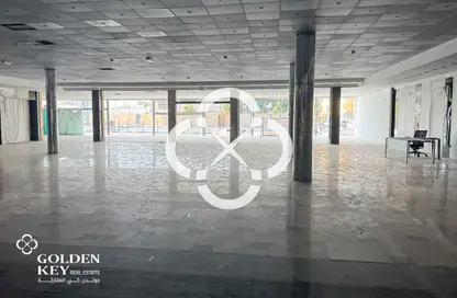 معرض - استوديو - 2 حمامات للايجار في الطريق الدائري الثالث - السد - الدوحة