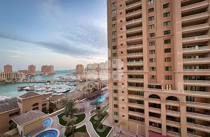 Apartment - 2 Bedrooms - 3 Bathrooms for sale in Tower 10 - Porto Arabia - The Pearl Island - Doha