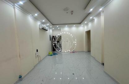 Apartment - 3 Bedrooms - 3 Bathrooms for rent in Bin Omran 35 - Fereej Bin Omran - Doha