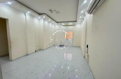 Apartment - 3 Bedrooms - 3 Bathrooms for rent in Bin Omran 35 - Fereej Bin Omran - Doha Apartment - 3 Bedrooms - 3 Bathrooms for rent in Bin Omran 35 - Fereej Bin Omran - Doha