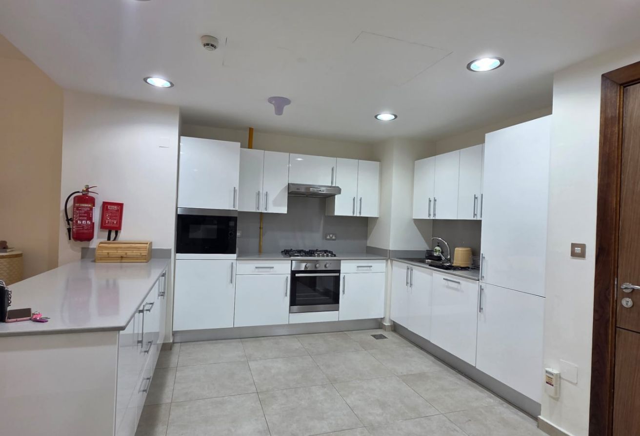 1bhk fully furnished with sea view only 7000 exclu thumbnail 11