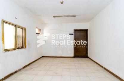 Labor Camp - Studio - 7+ Bathrooms for rent in East Industrial Street - Birkat Al Awamer - Al Wakra
