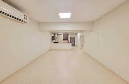 Apartment - 2 Bedrooms - 1 Bathroom for rent in La Martine Building - Old Salata - Salata - Doha