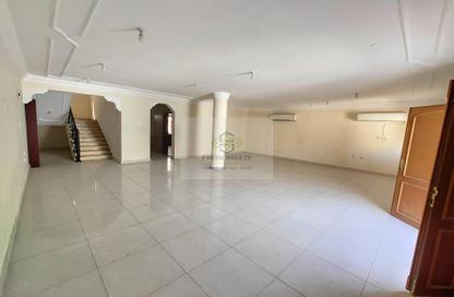 Villa - 4 Bedrooms - 5 Bathrooms for rent in Bu Hamour Street - Abu Hamour - Doha