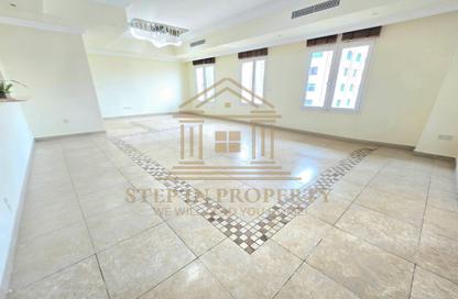 Apartment - 3 Bedrooms - 4 Bathrooms for rent in Porto Arabia Townhouses - Porto Arabia - The Pearl Island - Doha