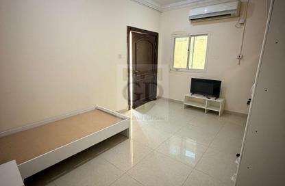 Apartment - Studio - 1 Bathroom for rent in Al Khazin Street - Madinat Khalifa South - Madinat Khalifa - Doha