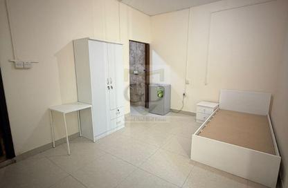 Apartment - Studio - 1 Bathroom for rent in Al Khazin Street - Madinat Khalifa South - Madinat Khalifa - Doha