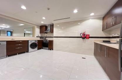 Apartment - 1 Bedroom - 2 Bathrooms for rent in East Porto Drive - Porto Arabia - The Pearl Island - Doha