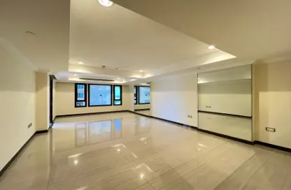 Apartment - 1 Bedroom - 2 Bathrooms for rent in East Porto Drive - Porto Arabia - The Pearl Island - Doha