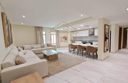 Apartment - 2 Bedrooms - 3 Bathrooms for rent in Giardino Gardens - Giardino Villas - The Pearl Island - Doha