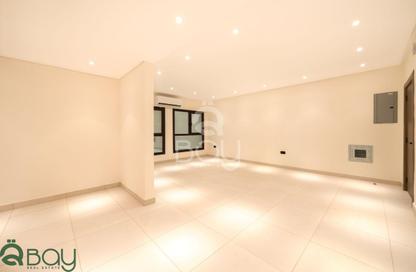 Apartment - 3 Bedrooms - 3 Bathrooms for rent in Umm Ghwailina Comm - Umm Ghuwalina - Umm Ghuwailina - Doha