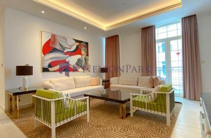Apartment - 2 Bedrooms - 4 Bathrooms for rent in Floresta Gardens - Floresta Gardens - The Pearl Island - Doha
