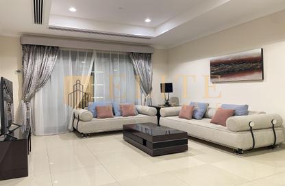 Apartment - 1 Bedroom - 2 Bathrooms for rent in West Porto Drive - Porto Arabia - The Pearl Island - Doha