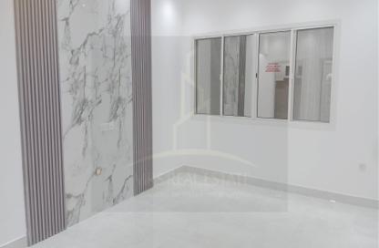 Apartment - 2 Bedrooms - 3 Bathrooms for rent in Thabit Bin Zaid Street - Al Mansoura - Doha