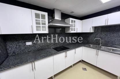 Apartment - 2 Bedrooms - 3 Bathrooms for rent in West Bay - West Bay - Doha