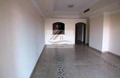 Apartment - 3 Bedrooms - 4 Bathrooms for rent in Sabban Towers - Porto Arabia - The Pearl Island - Doha