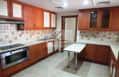 Apartment - 3 Bedrooms - 4 Bathrooms for rent in Sabban Towers - Porto Arabia - The Pearl Island - Doha