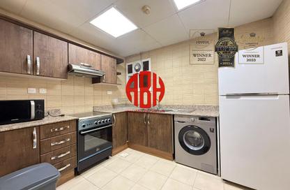 Apartment - 2 Bedrooms - 3 Bathrooms for rent in Al Sadd Road - Al Sadd - Doha