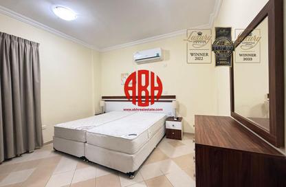Apartment - 2 Bedrooms - 3 Bathrooms for rent in Al Sadd Road - Al Sadd - Doha
