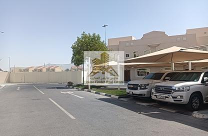 مجمع سكني - 5 غرف نوم - 4 حمامات للايجار في الغرافة - الدوحة