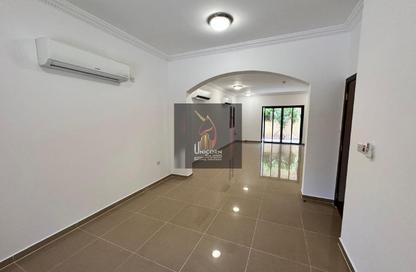 Compound - 3 Bedrooms - 3 Bathrooms for rent in Al Nuaija Street - Al Nuaija - Doha