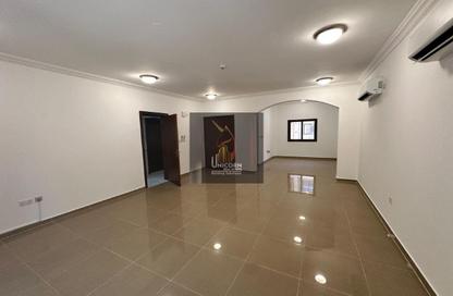 Compound - 3 Bedrooms - 3 Bathrooms for rent in Al Nuaija Street - Al Nuaija - Doha
