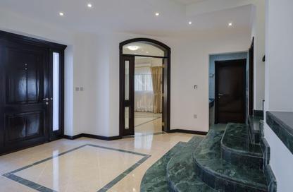 مجمع سكني - 4 غرف نوم - 5 حمامات للايجار في الطريق الدائري الرابع - الطريق الدائري الرابع - الدوحة