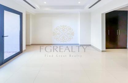 Apartment - 1 Bedroom - 2 Bathrooms for rent in West Porto Drive - Porto Arabia - The Pearl Island - Doha
