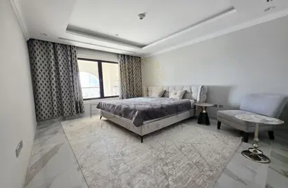 Apartment - 1 Bedroom - 2 Bathrooms for sale in West Porto Drive - Porto Arabia - The Pearl Island - Doha
