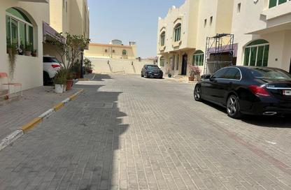 Villa - 4 Bedrooms - 4 Bathrooms for rent in Souk Al gharaffa - Al Gharrafa - Doha