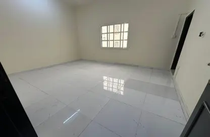 شقة - 1 حمام للايجار في شارع ام السنيم - عين خالد - الدوحة