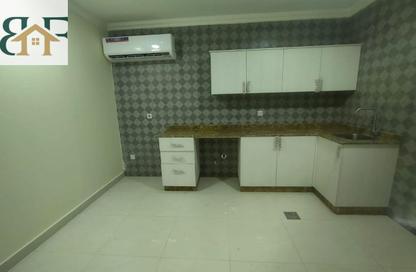 Apartment - 2 Bedrooms - 2 Bathrooms for rent in Umm Ghwailina Comm - Umm Ghuwalina - Umm Ghuwailina - Doha Apartment - 2 Bedrooms - 2 Bathrooms for rent in Umm Ghwailina Comm - Umm Ghuwalina - Umm Ghuwailina - Doha