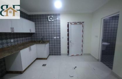 Apartment - 2 Bedrooms - 2 Bathrooms for rent in Umm Ghwailina Comm - Umm Ghuwalina - Umm Ghuwailina - Doha