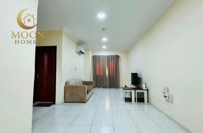 Apartment - 1 Bedroom - 1 Bathroom for rent in Umm Ghwailina Comm - Umm Ghuwalina - Umm Ghuwailina - Doha