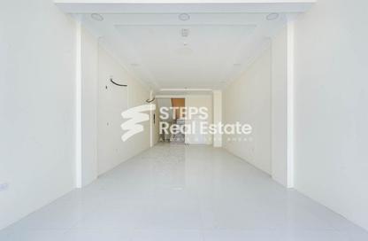 Shop - Studio - 1 Bathroom for rent in East Industrial Street - Birkat Al Awamer - Al Wakra