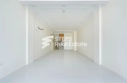 Shop - Studio - 1 Bathroom for rent in East Industrial Street - Birkat Al Awamer - Al Wakra