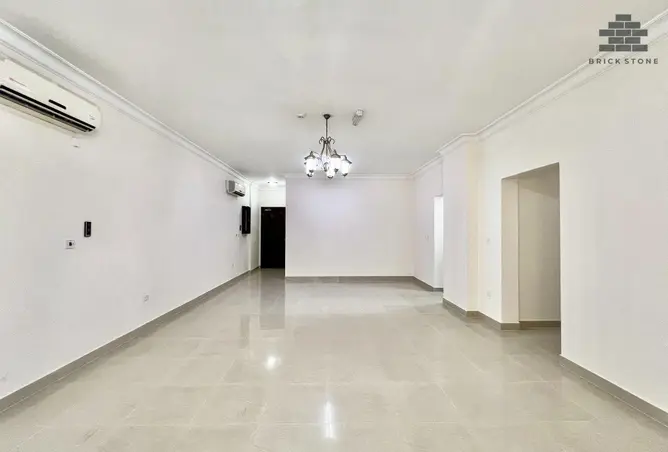 63977938 - Property Image 2