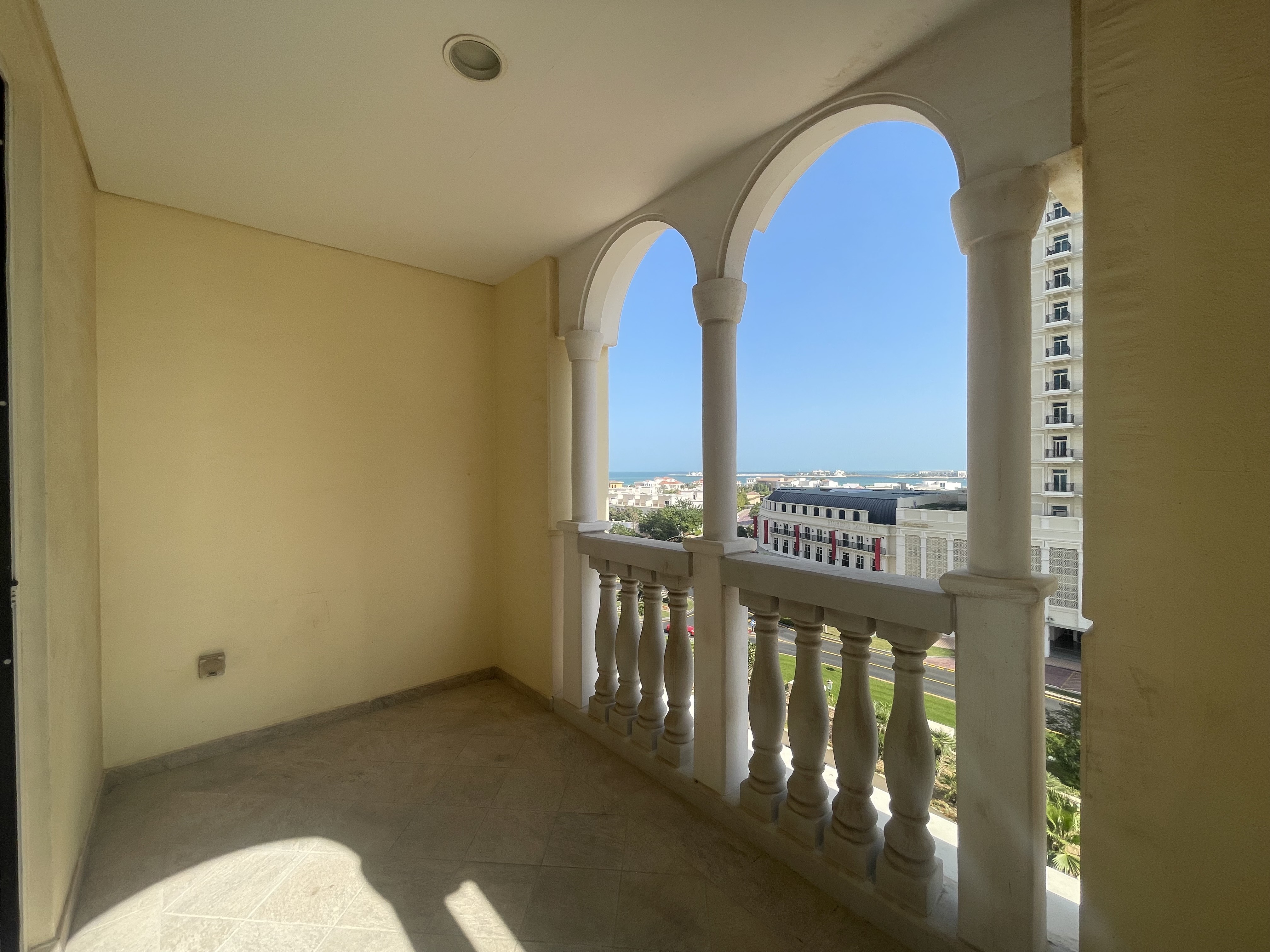 BILLS INCLUDED | SPACIOUS 1 BHK + BIG BALCONY