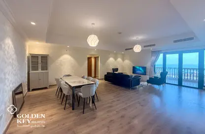 شقة - 2 غرف نوم - 3 حمامات للايجار في طريق بورتو الغربي - بورتو أرابيا - جزيرة اللؤلؤة - الدوحة