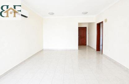 Apartment - 2 Bedrooms - 2 Bathrooms for rent in Umm Ghwailina Comm - Umm Ghuwalina - Umm Ghuwailina - Doha