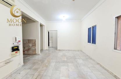 Apartment - 1 Bedroom - 1 Bathroom for rent in Umm Ghwailina Comm - Umm Ghuwalina - Umm Ghuwailina - Doha Apartment - 1 Bedroom - 1 Bathroom for rent in Umm Ghwailina Comm - Umm Ghuwalina - Umm Ghuwailina - Doha