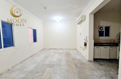Apartment - 1 Bedroom - 1 Bathroom for rent in Umm Ghwailina Comm - Umm Ghuwalina - Umm Ghuwailina - Doha Apartment - 1 Bedroom - 1 Bathroom for rent in Umm Ghwailina Comm - Umm Ghuwalina - Umm Ghuwailina - Doha