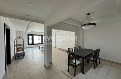 Apartment - 1 - 2 for sale in West Porto Drive - Porto Arabia - The Pearl Island - Doha
